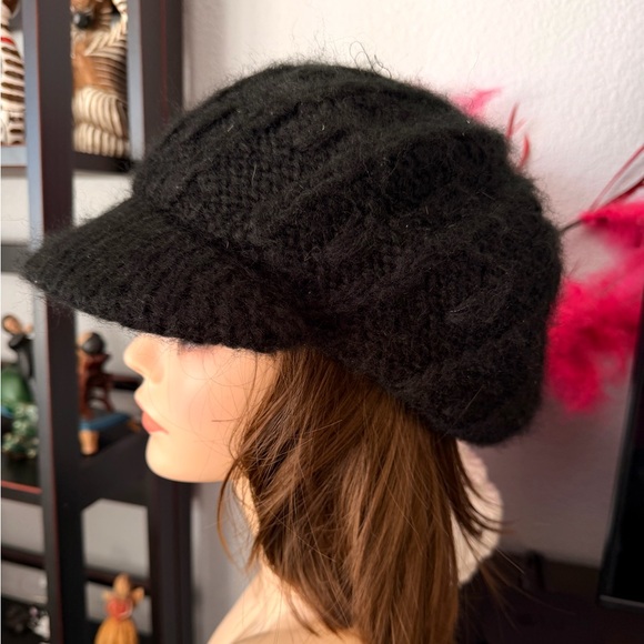 Vintage Knit Fuzzy Black Wool Beret - Picture 3 of 6